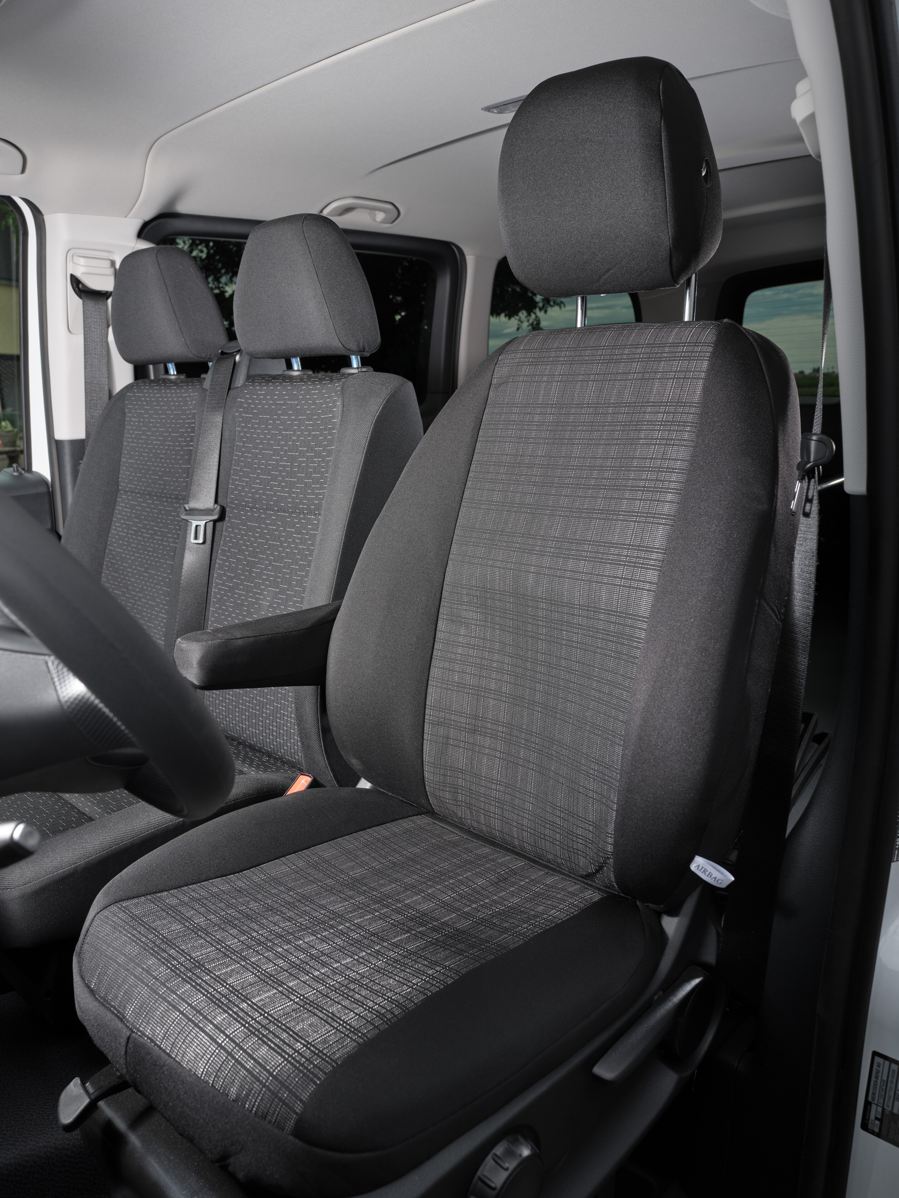Mercedes-Benz - Seatcover-final_DSF0139.jpg Seatcover-final_DSF0139.jpg