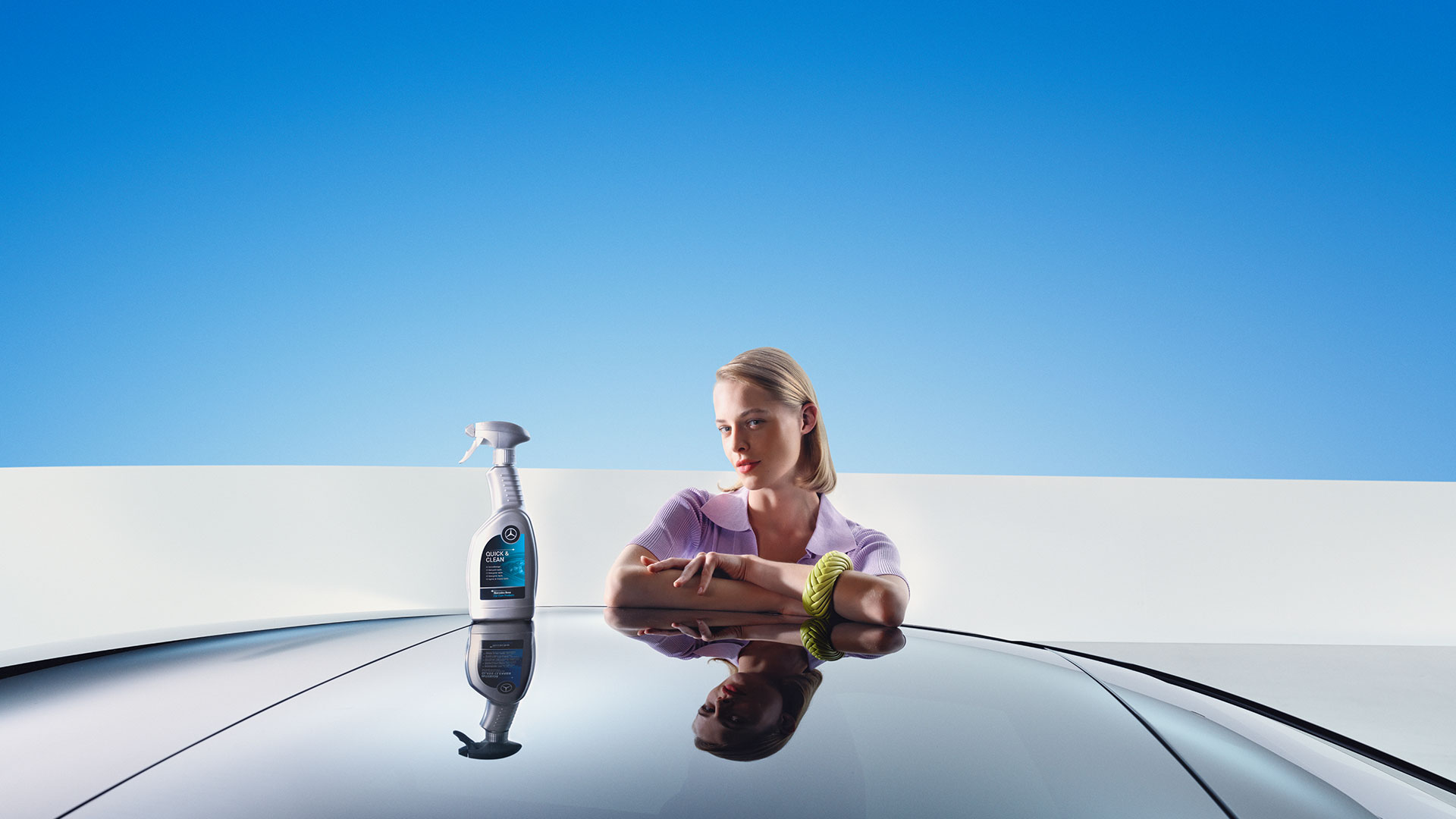 Mercedes-Benz Pflegemittel Abbildung eines Mercedes-Benz Pflegemittels auf dem Fahrzeugdach