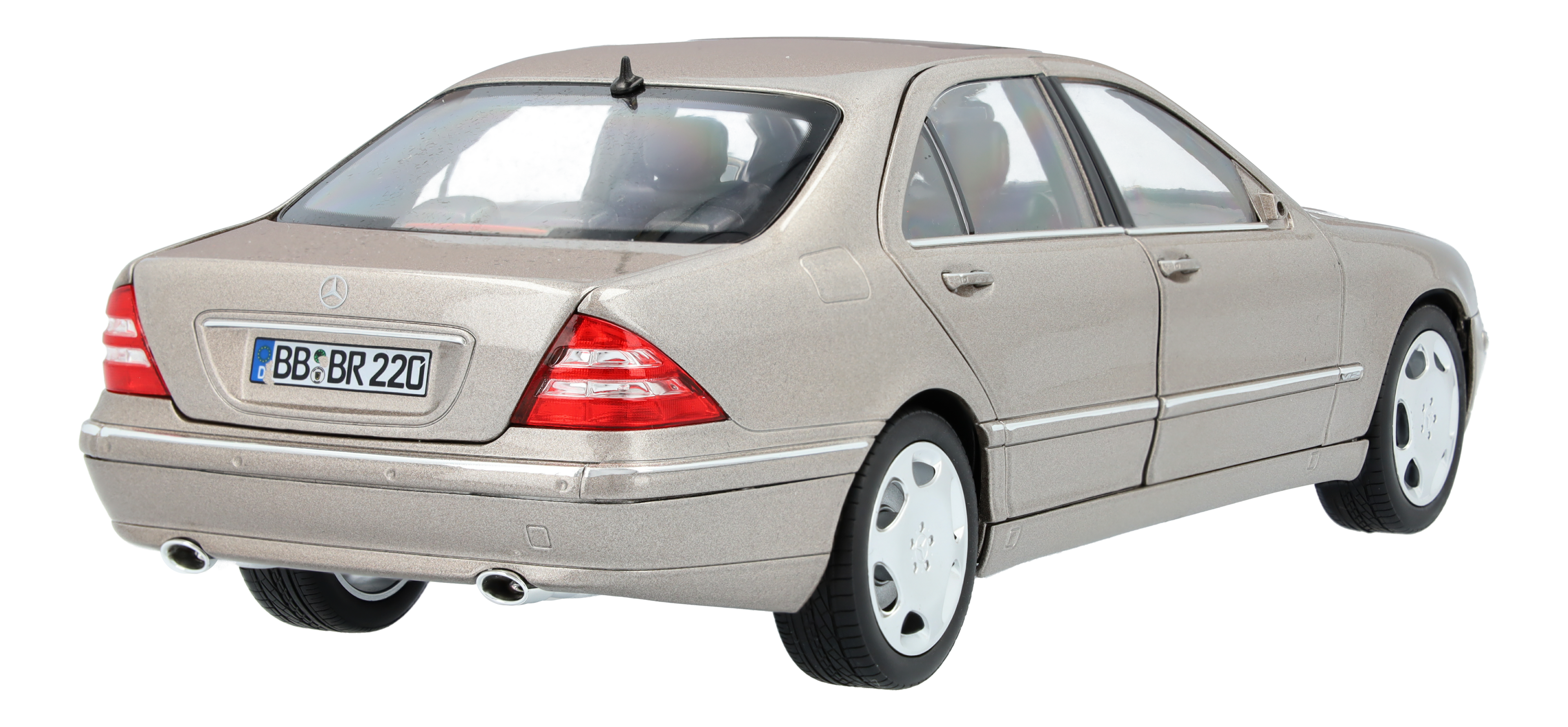 S600, V220 1:18
