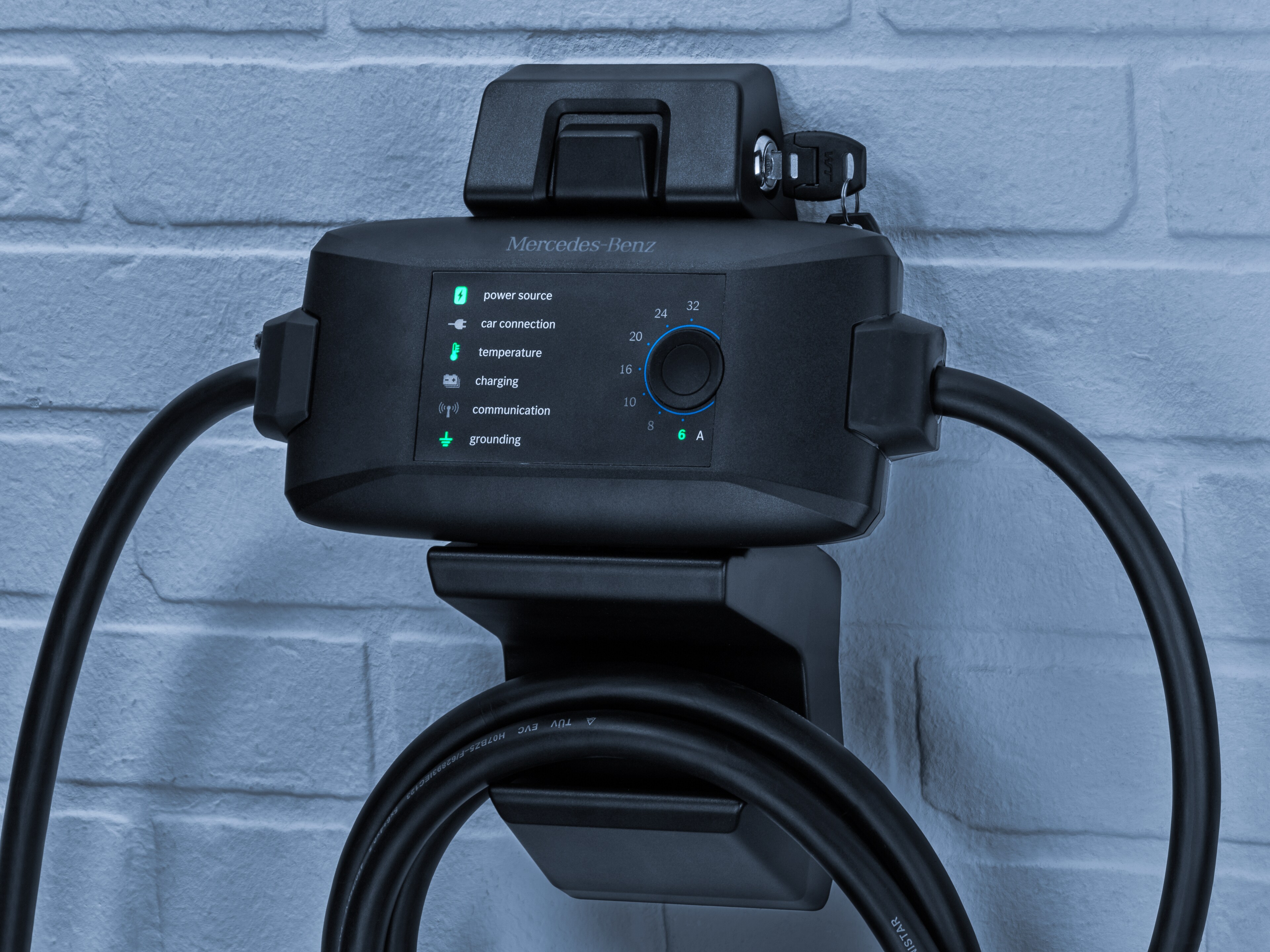 Mercedes-Benz - Flexible charging system Pro - control unit including wall mount Flexible charging system Pro - control unit including wall mount