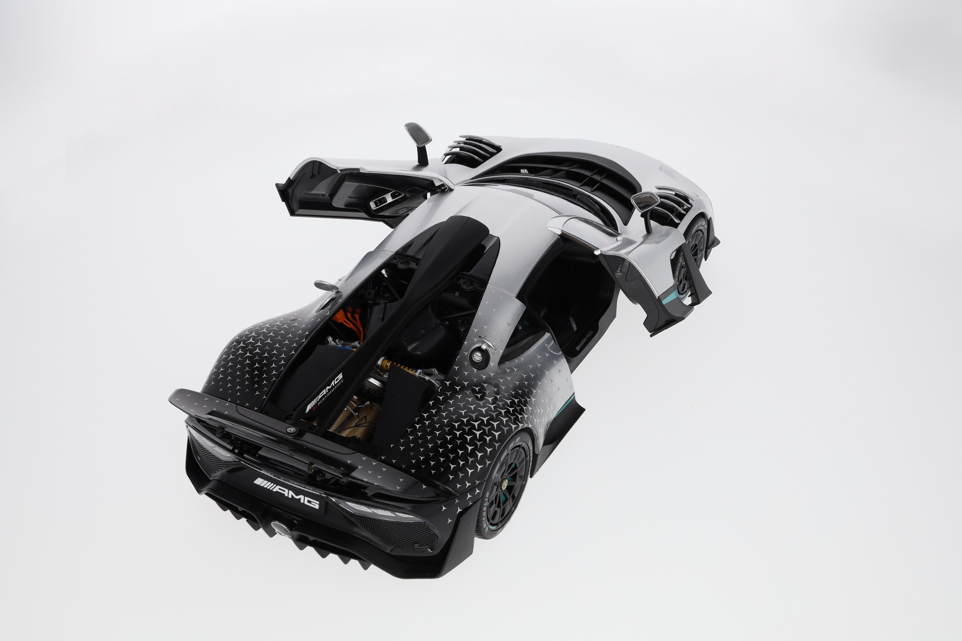 Mercedes-AMG ONE, C298, silberfarben, NZG, 1:12