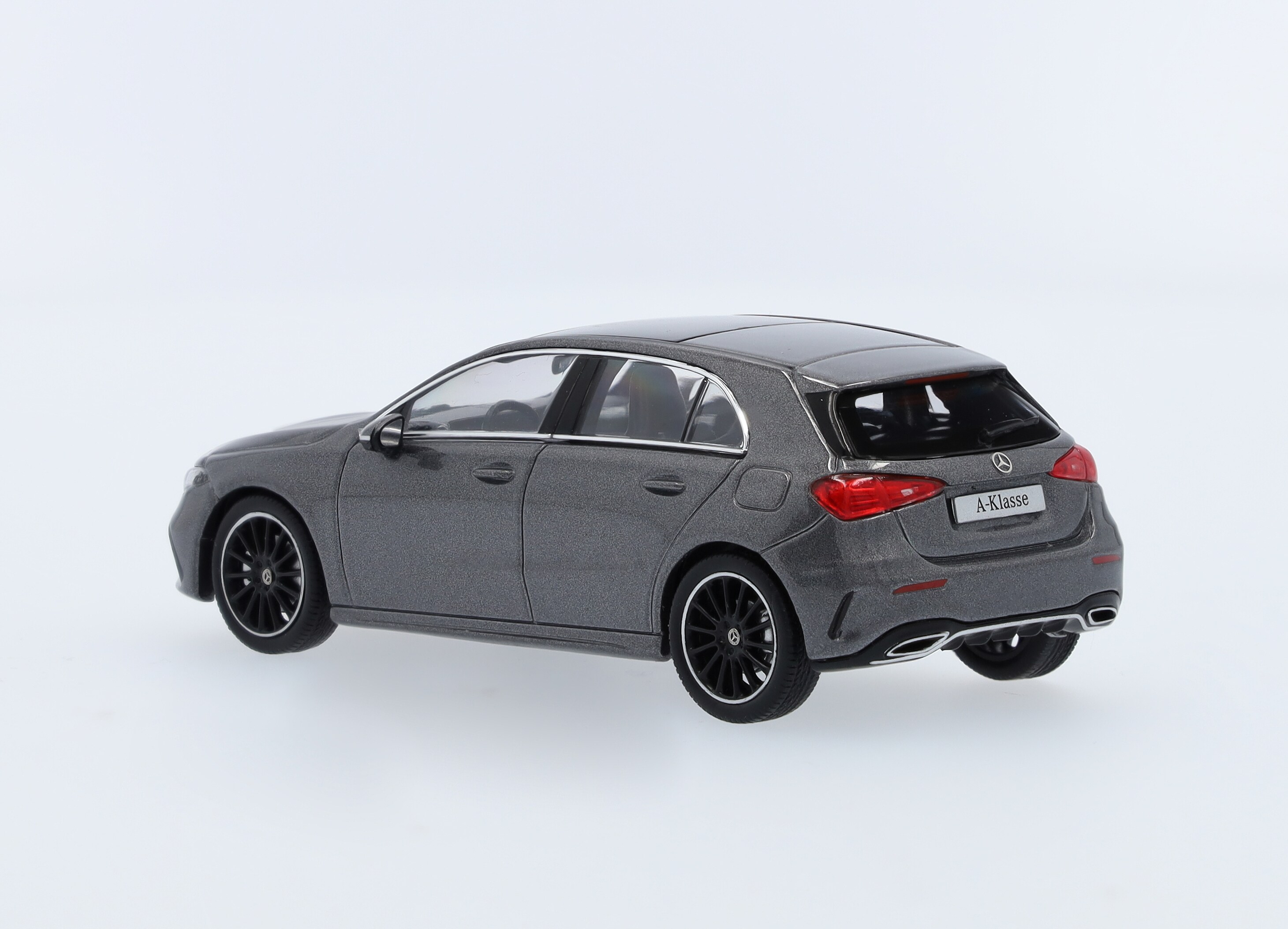 Mercedes-Benz - A-Klasse, Kompaktlimousine, AMG Line, W177 mountaingrau, Minimax, 1:43