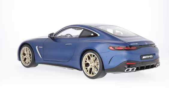 Mercedes-AMG GT 63 4MATIC+ MANUFAKTUR spektralblau magno, 1:12 Mercedes-AMG GT 63 4MATIC+ MANUFAKTUR spektralblau magno, 1:12