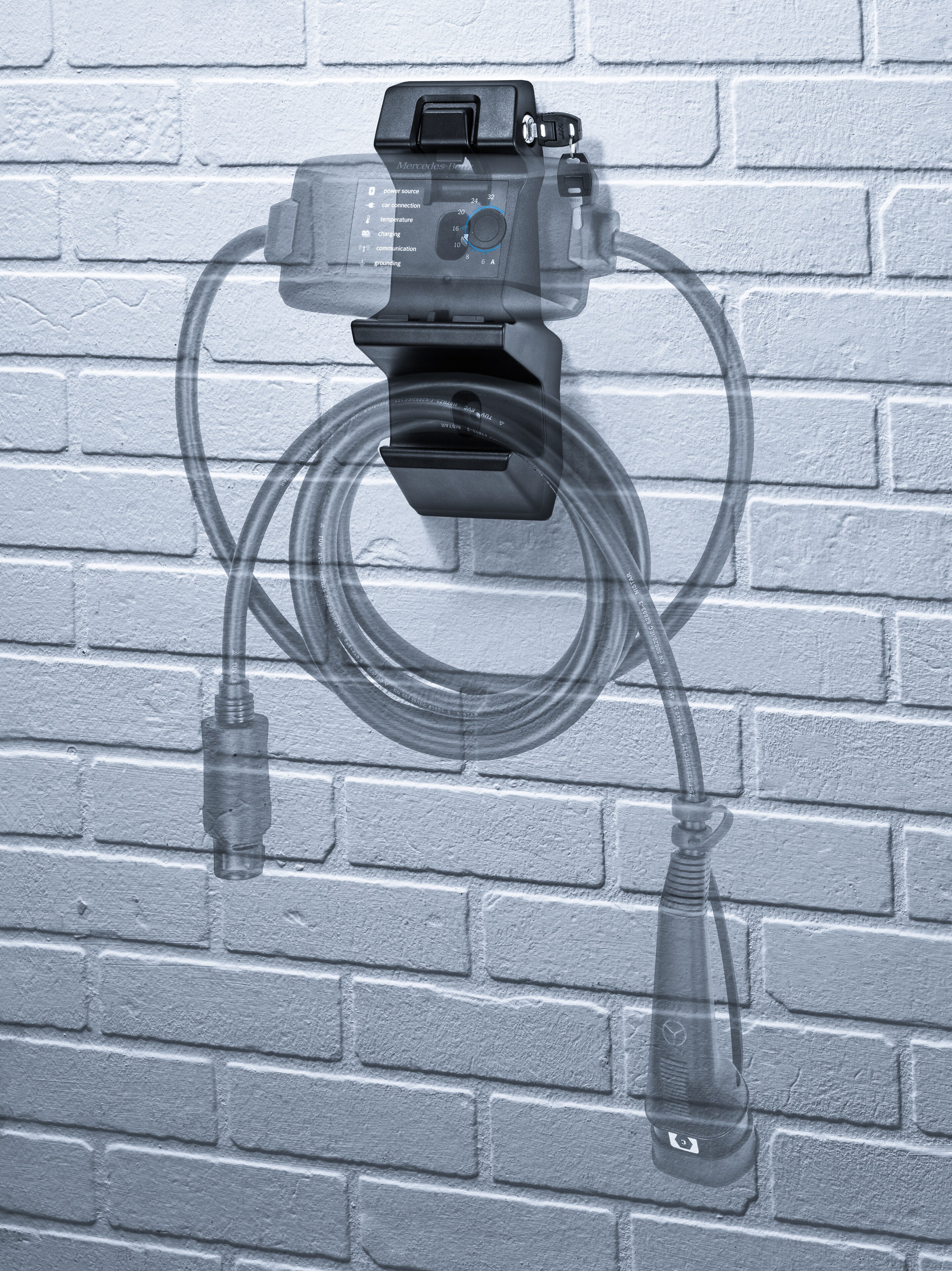 Mercedes-Benz - Flexible charging system Pro - wall mount Flexible charging system Pro - wall mount