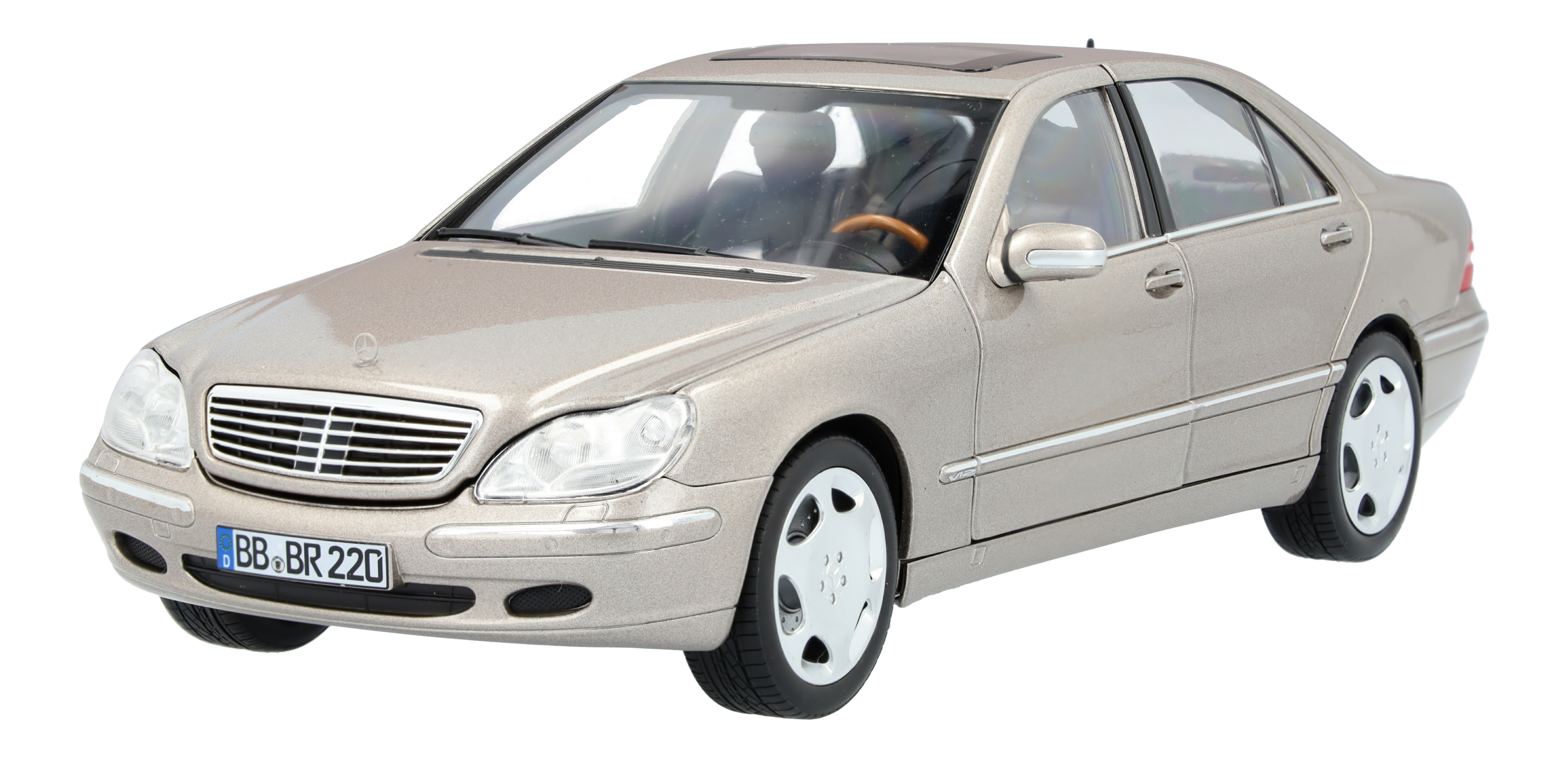 S600, V220 1:18