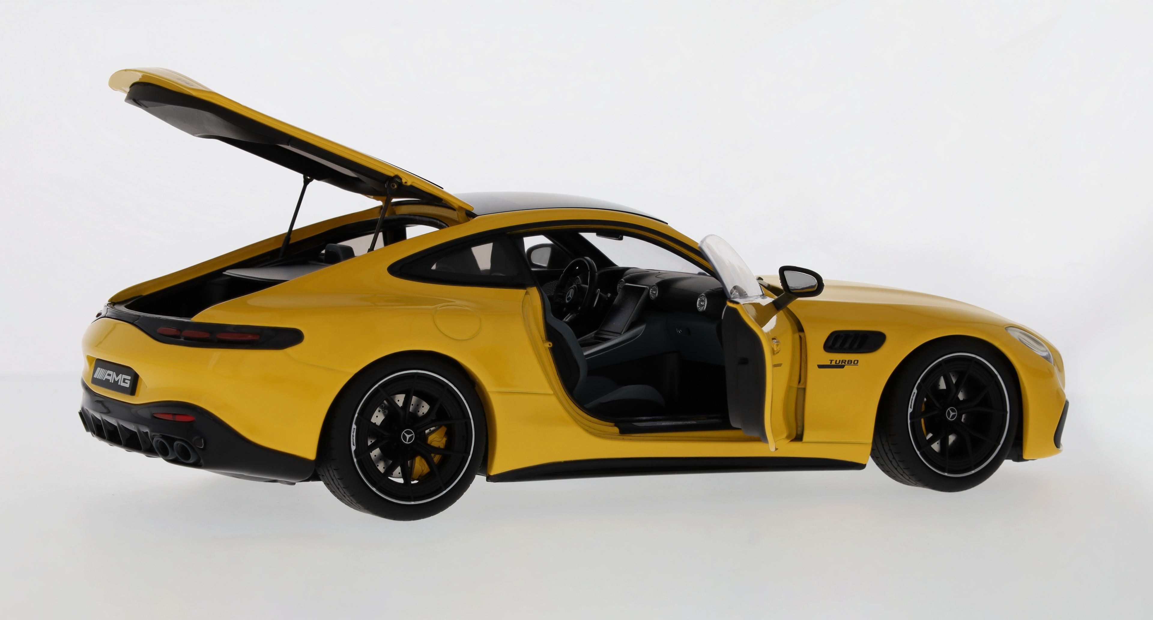 Mercedes-AMG GT 43 sonnengelb, 1:18