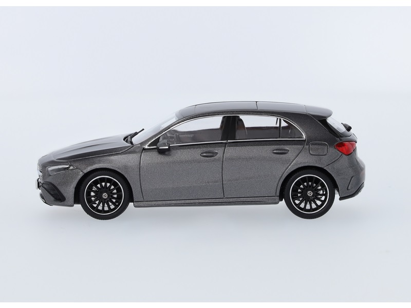 A-Klasse, Kompaktlimousine, AMG Line, W177 mountaingrau, Minimax, 1:43 A-Klasse, Kompaktlimousine, AMG Line, W177 mountaingrau, Minimax, 1:43